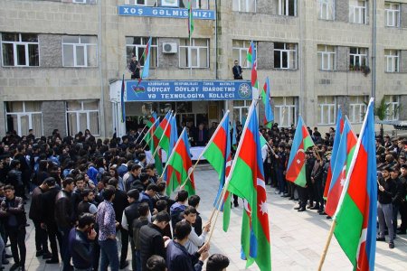 İrşad Abbasov insanlara maksimum diqqət və qayğıyla yanaşır, onların problemlərini həll edərək, onların dövlətimizə və Prezidentimizə inamını artırır!