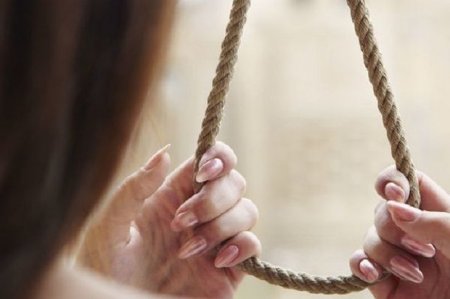 Bakıda 17 yaşlı qız intihara cəhd edib