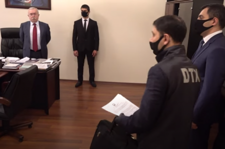 DTX rüşvət alıb, pul 