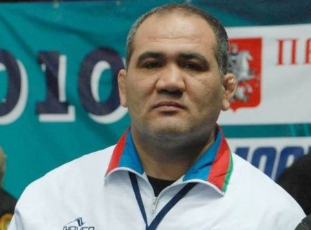 Firdovsi Umudov: “Biz yağış kimi yağan mərmilər altında məşqlərimizi davam etdirirdik”