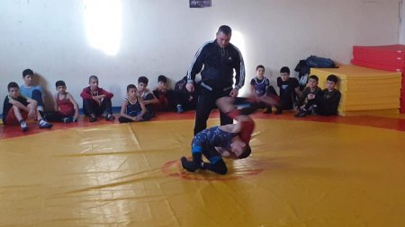 UGİM-nin “Güləş” idman zalında 20 Yanvar- Ümumxalq Hüzn günü münasibətilə yeniyetmələr arasında sərbəst güləş üzrə rayon turniri keçirilmişdir