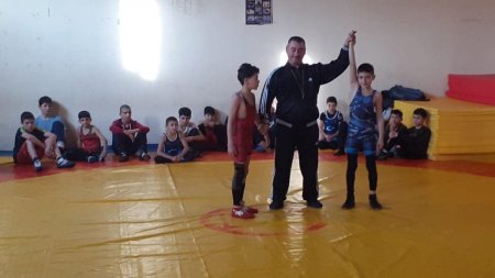 UGİM-nin “Güləş” idman zalında 20 Yanvar- Ümumxalq Hüzn günü münasibətilə yeniyetmələr arasında sərbəst güləş üzrə rayon turniri keçirilmişdir