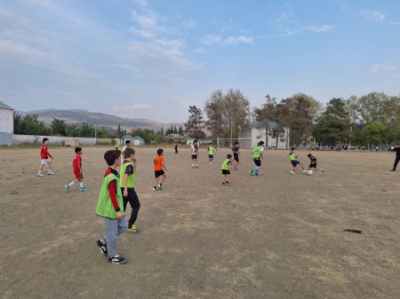 "İdman hamı üçün" layihəsi çərçivəsində futbol idman növü üzrə nümunəvi çıxışlar təşkil olunub