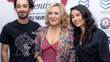 Türkiyənin tanınmış aktrisası Bakıda monotamaşa ilə çıxış edib