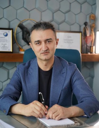 Tibb üzrə fəlsəfə doktoru, plastik, estetik və rekonstruktiv cərrah Dilqəm Məhərrəmov – peşəkarlığı və elmi fəaliyyəti ilə seçilən nüfuzlu həkim